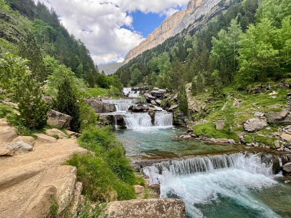 sentier Los Cazadores dans la vallée d’Ordesa