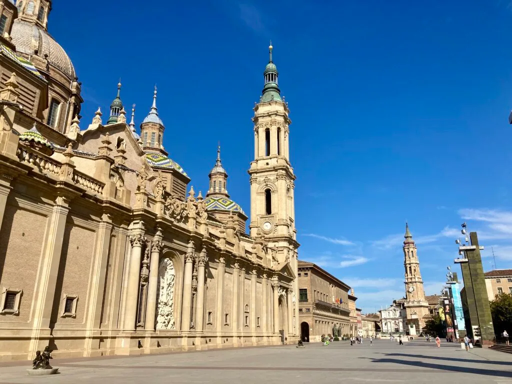 basilique Nuestra Senora del Pilar à Saragosse