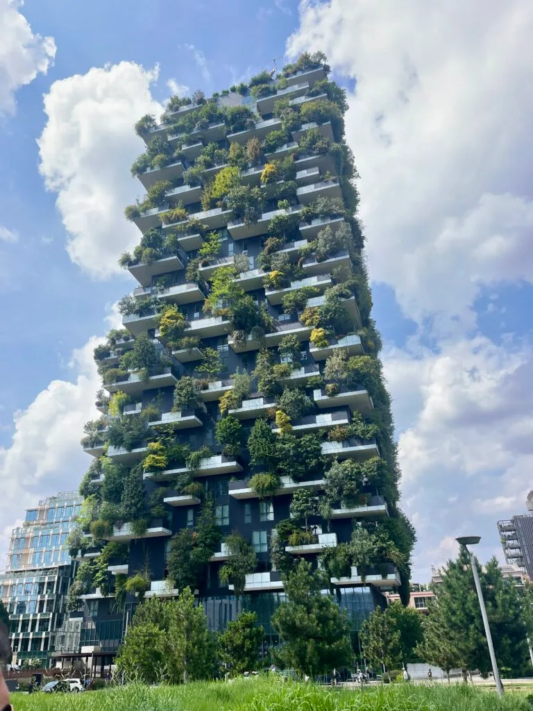 bosco verticale dans le quartier Garibaldi à Milan