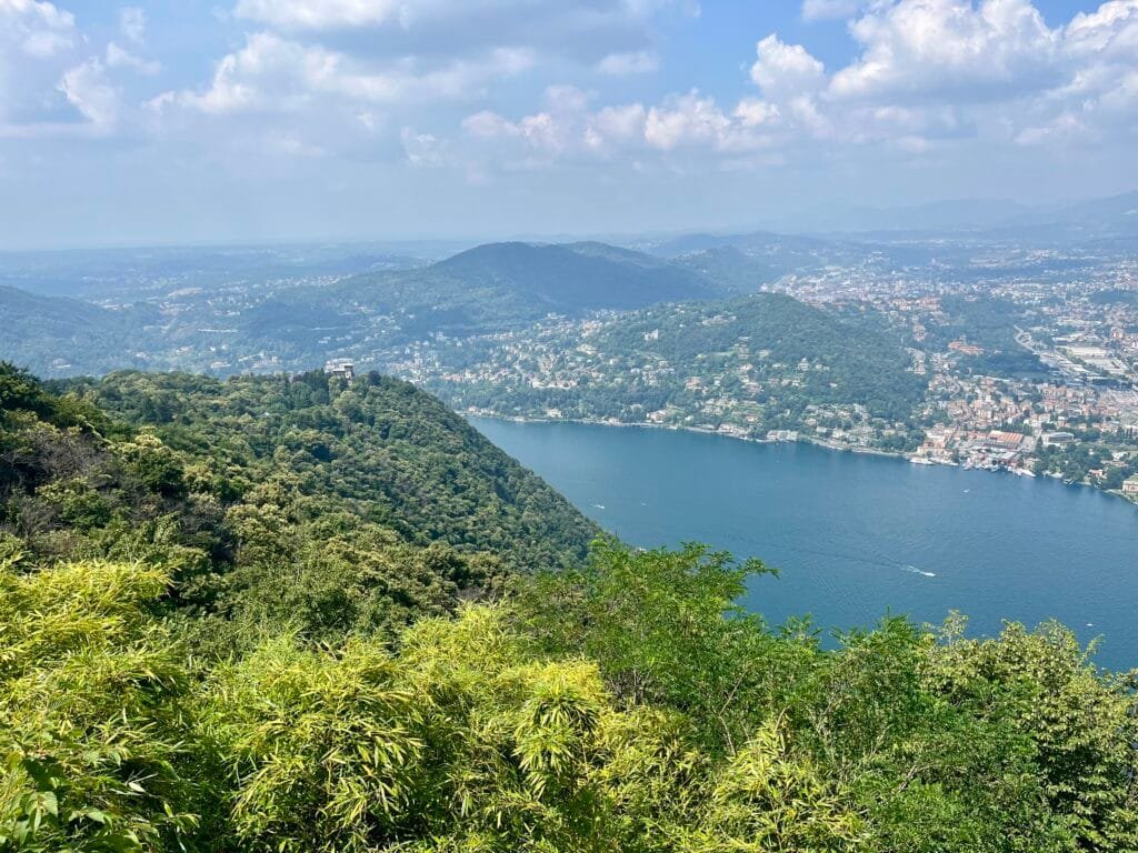 vue depuis le haut du funiculaire de brunate à Côme