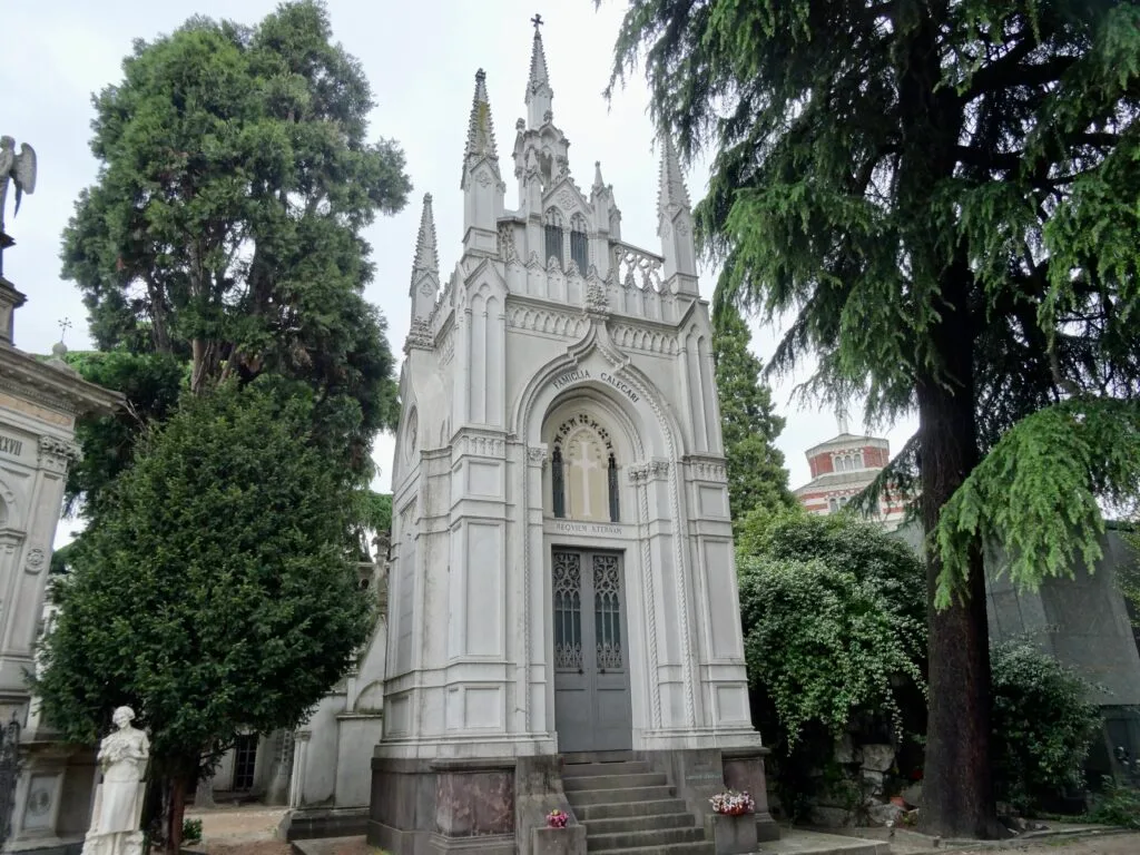 cimetière monumental à Milan