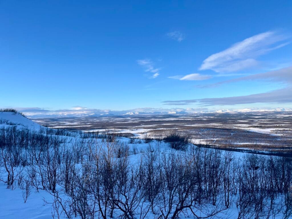 point de vue Midnattssolstigen à kiruna