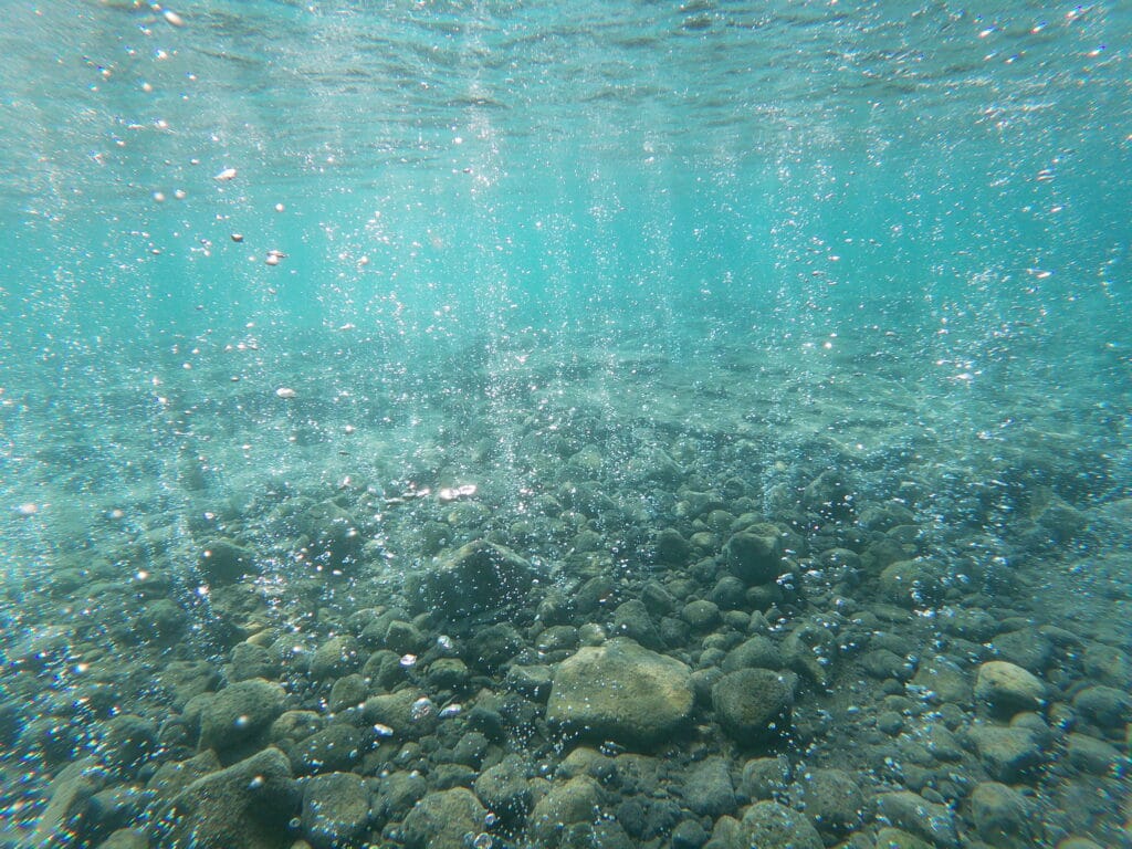 snorkeling à la plage delle Acque Calde à Vulcano