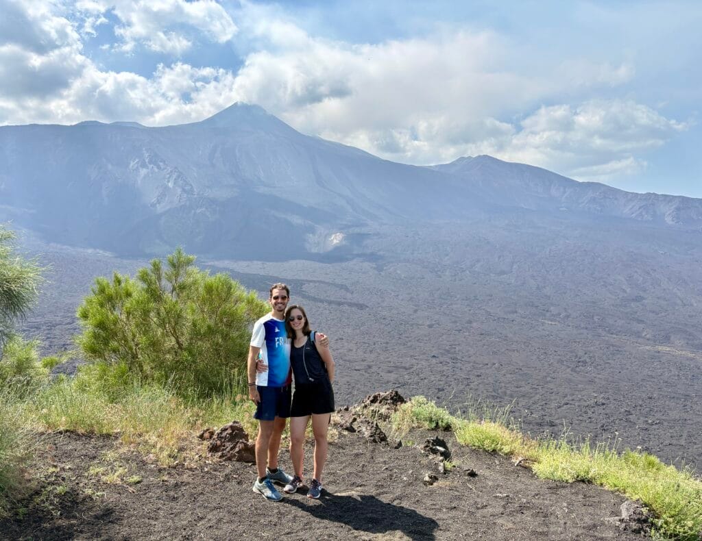 vue sur la vallée del bove à l'Etna
