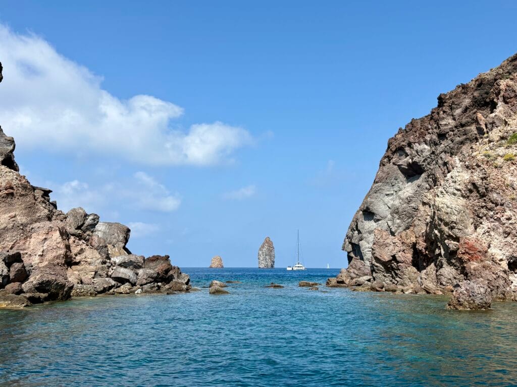 vue sur faraglioni à Lipari