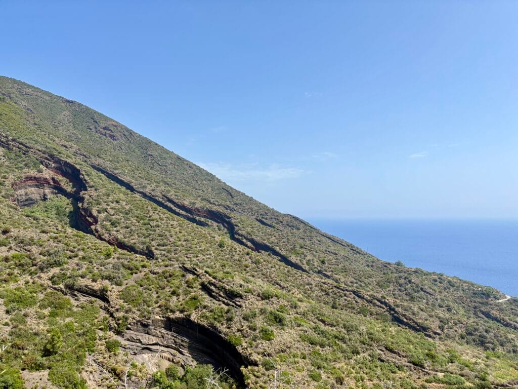 vue sur les pentes du Monte Fossa delle Felci à Salina