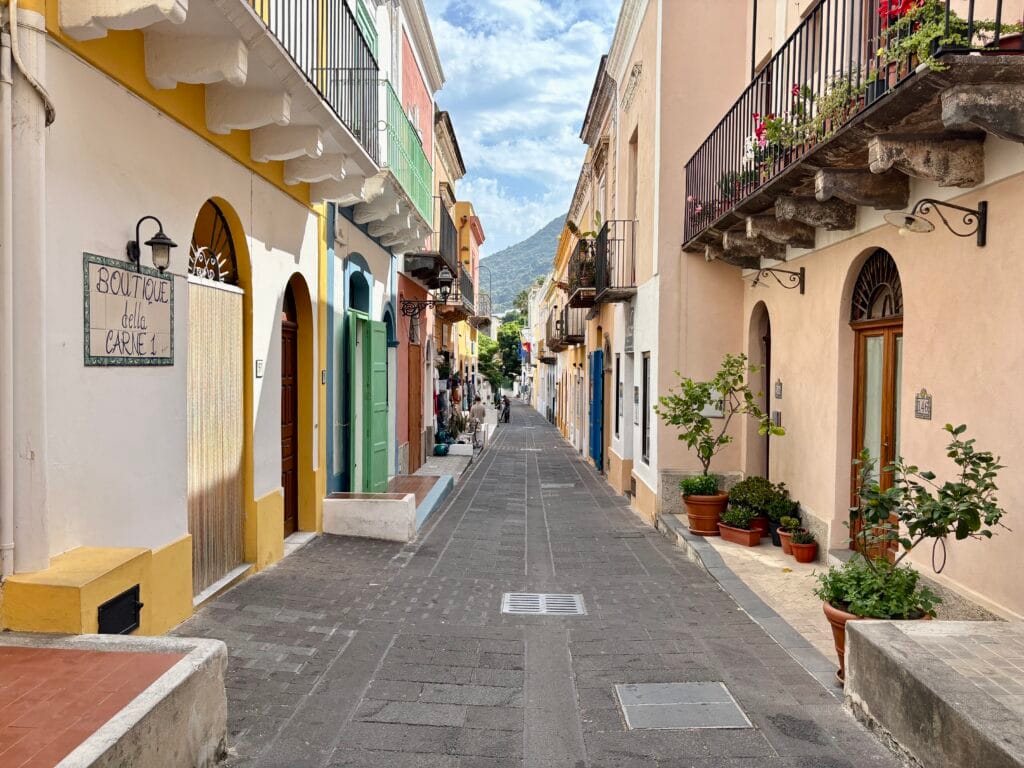 rue piétonne à santa maria salina