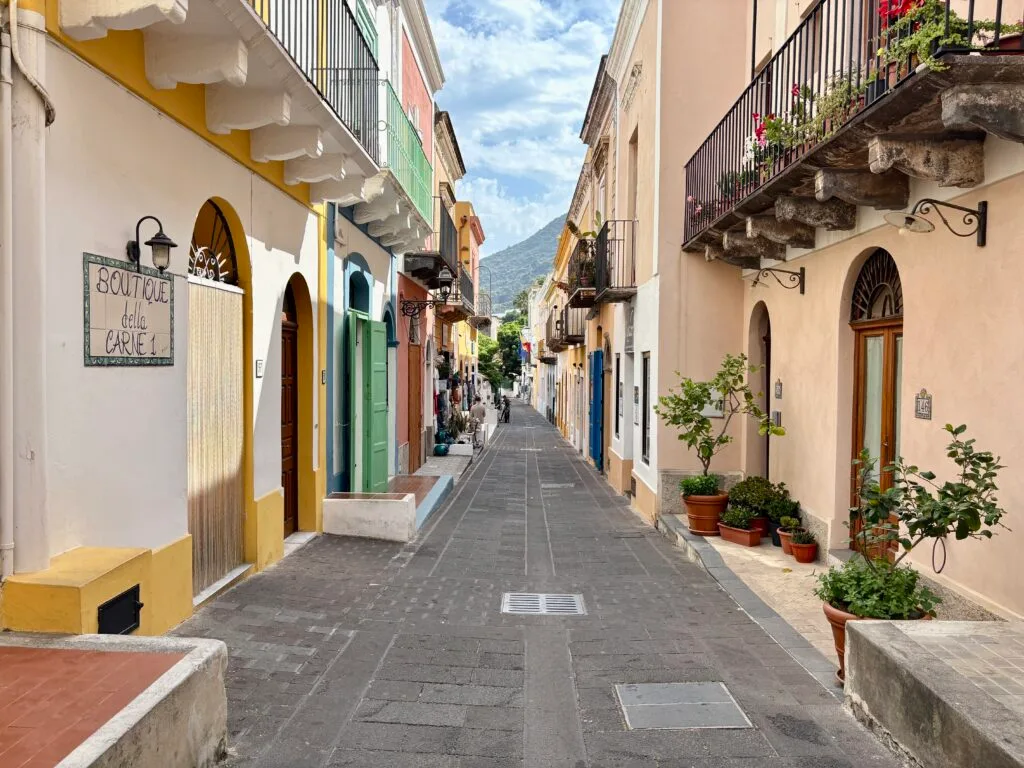 rue piétonne à santa maria salina