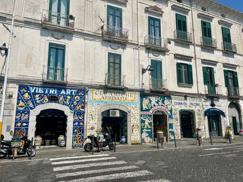 magasin de porcelaine à vietri sur mar