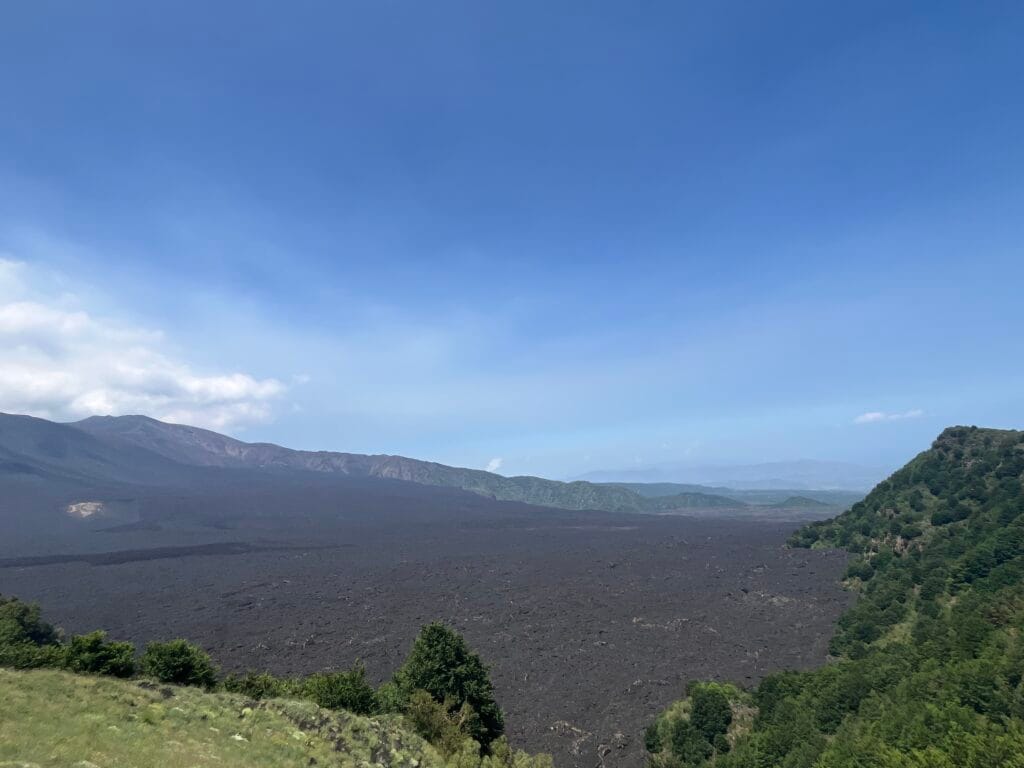 vue sur la vallée del bove de l'etna
