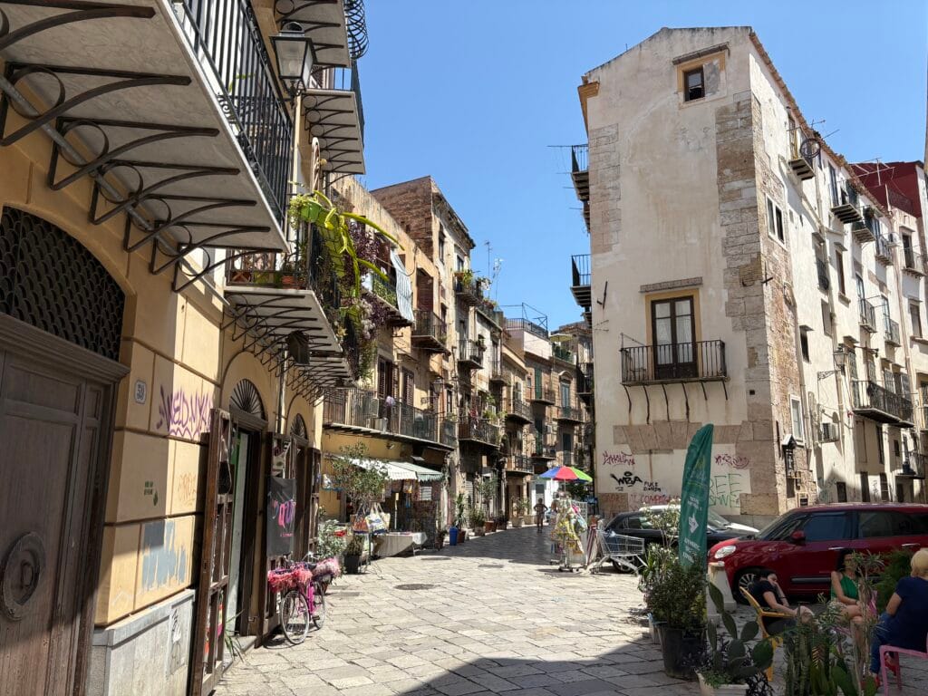 rue pittoresque à Palerme