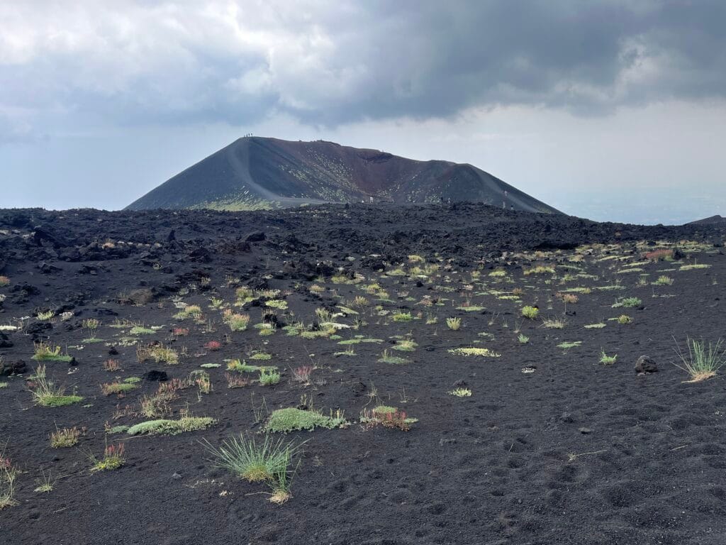 vue sur le cratère Silvestri de l'Etna
