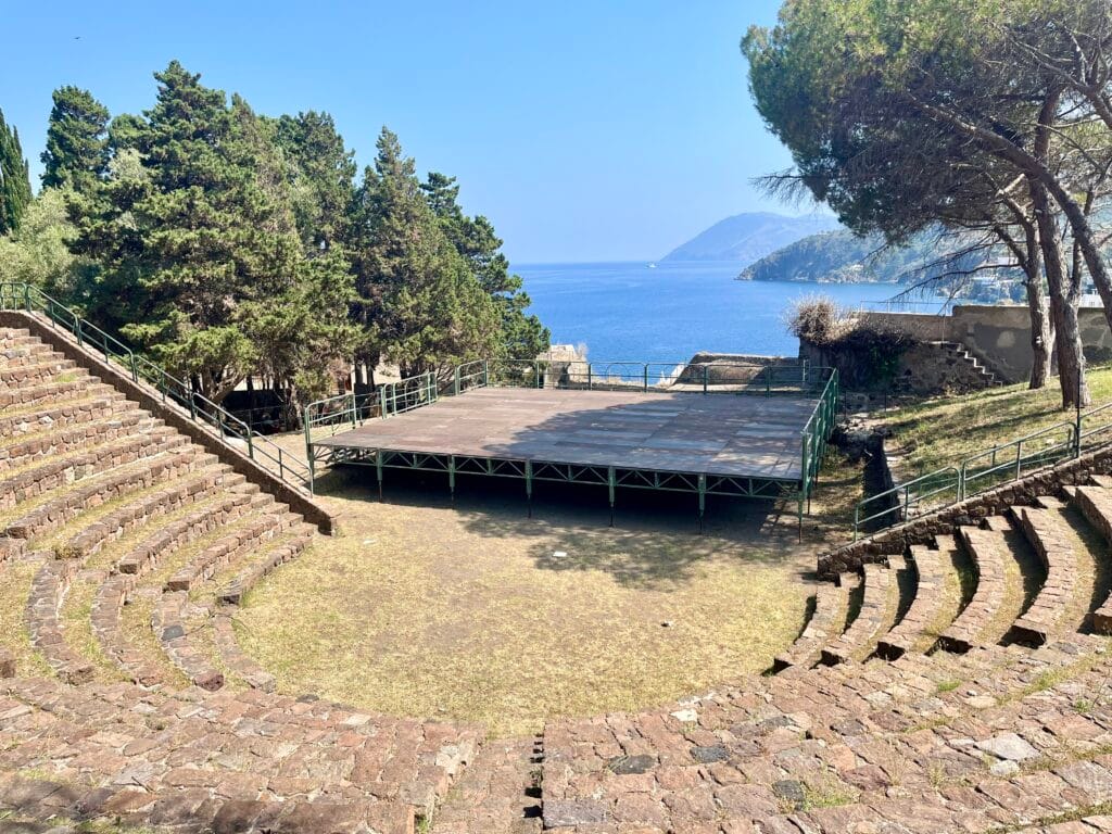 parc archéologique situé sur le castello de Lipari