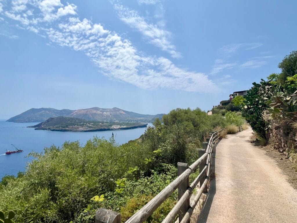 randonnée sur la côte à Lipari