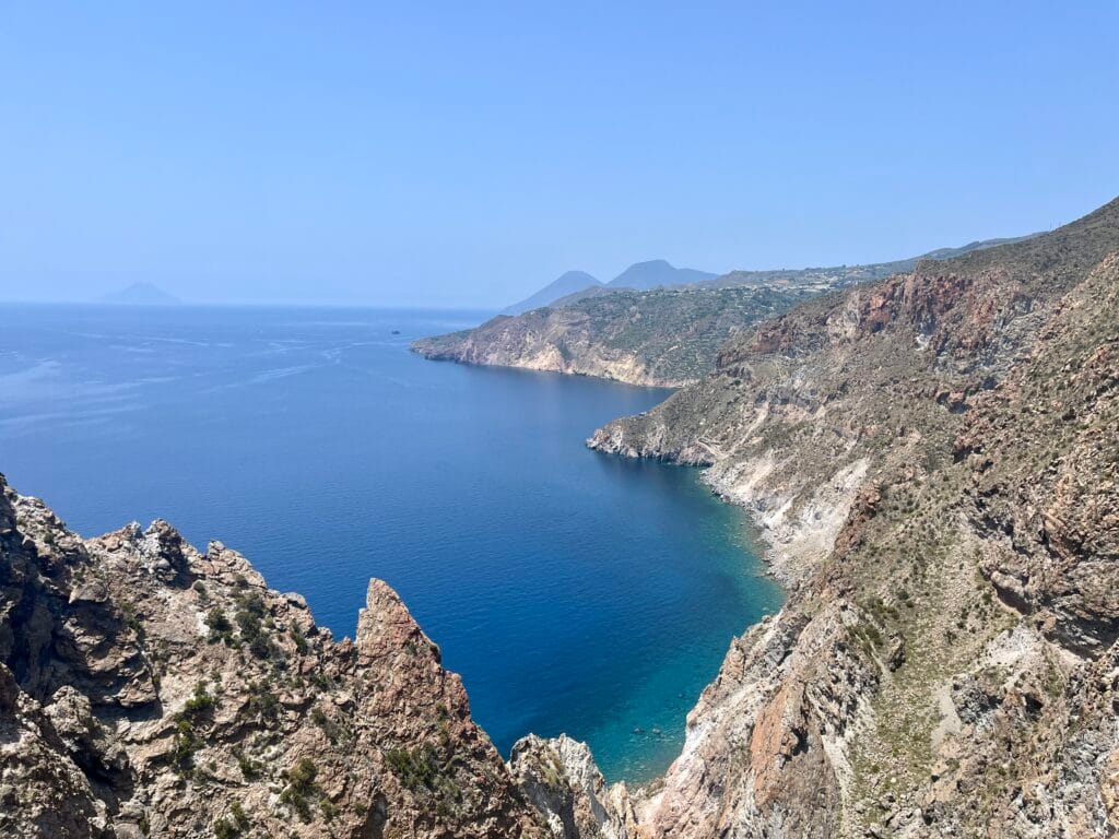 point de vue depuis l'observatoire géophysique de Lipari