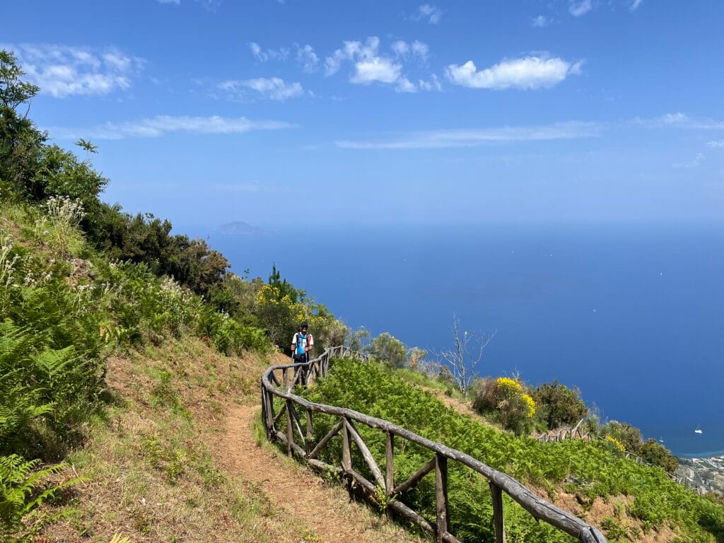 randonnée au Monte Fossa delle Felci à Salina