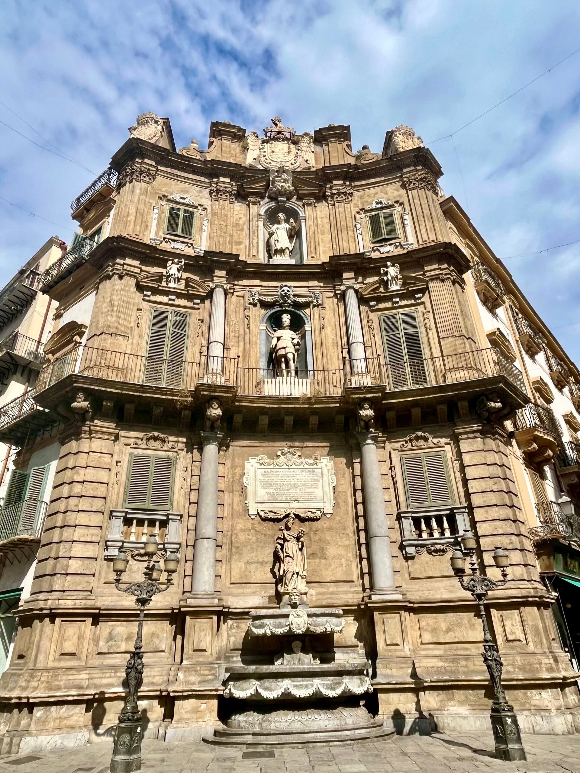 place des quattro canti à Palerme 