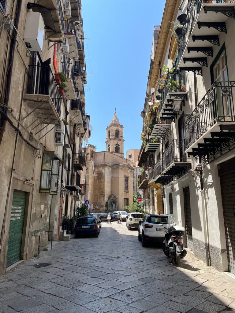 rue pittoresque à Palerme