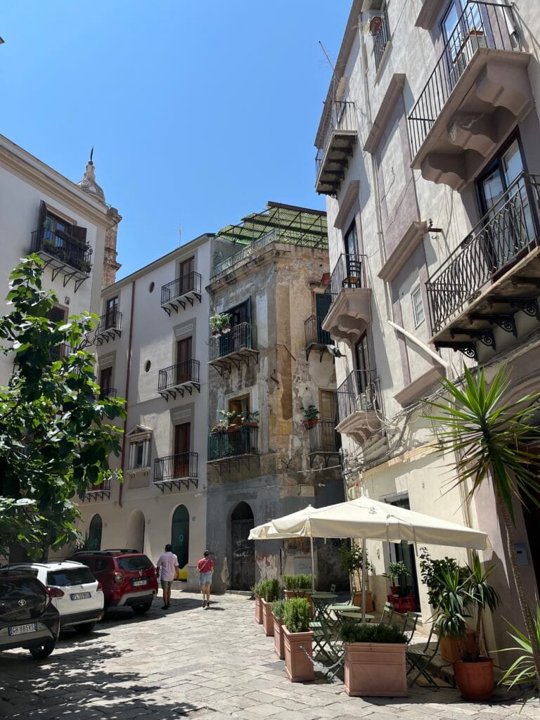 rue pittoresque à Palerme