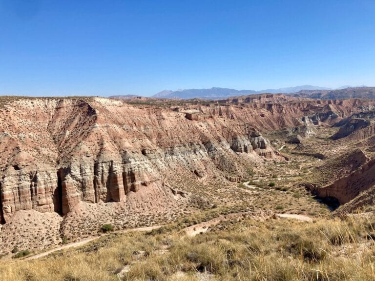 Découverte à vélo du désert de Gorafe en Andalousie, une alternative à la voiture