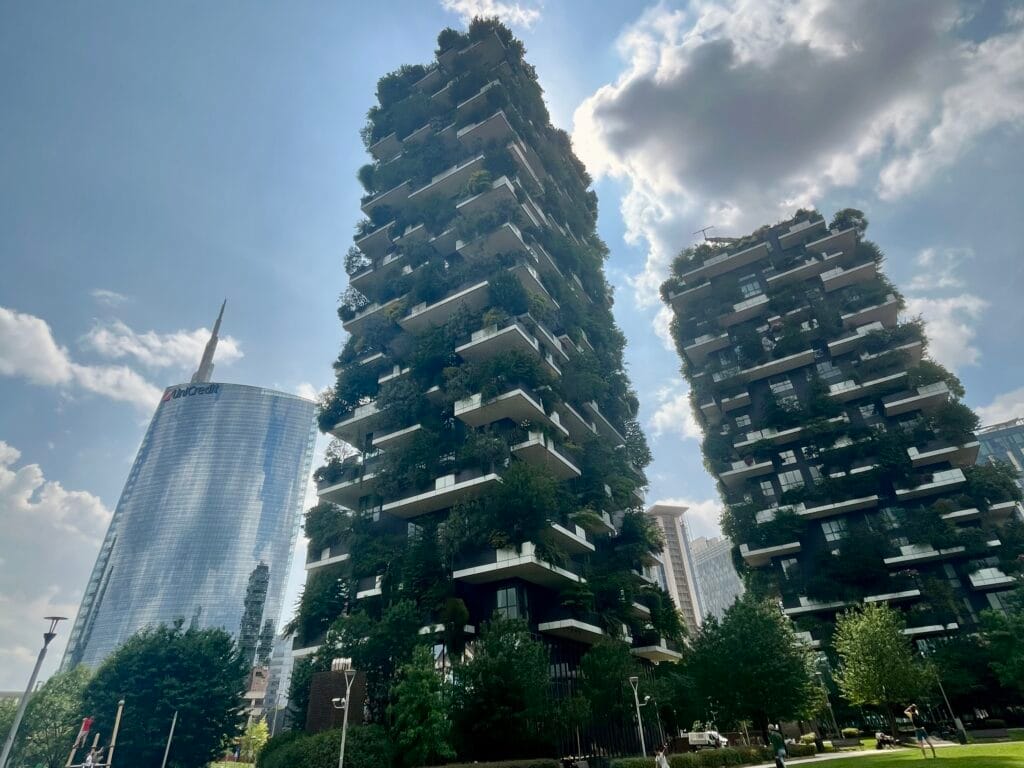 bosco verticale à Milan, immeubles recouverts d'arbres