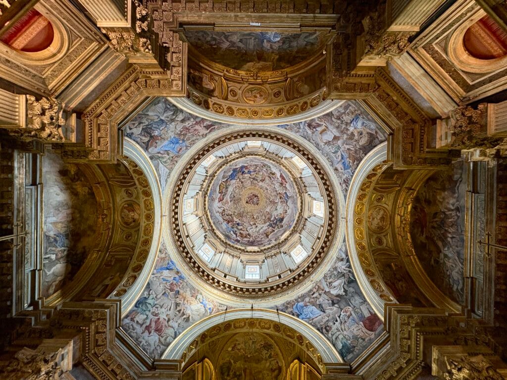 intérieur du duomo de Naples
