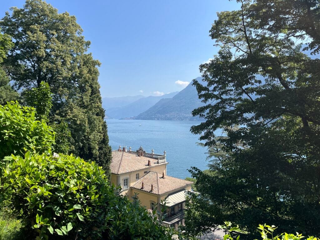 vue sur une ville dans le Parco del Grumello à Côme